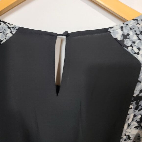 Black flower sleeve with belt women's dress - Picture 6 of 11